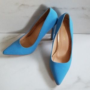 Liliana Blue Pointed toe Suede Heels NWOT